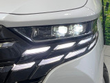 【LEDヘッドライト】悪天候や夜間走行時も良好な視界を確保し安心して運転できる高輝度LEDヘッドライトを装備!点灯速度が早く、消費電力も抑えられています。