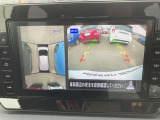 クルマを空から見たような映像が映る、アラウンドビューモニターで、車両周辺の安全確認も一目できます!小さなお子様や障害物も確認できるので、運転のしやすさだけではなく事故防止にも役立ちます♪