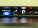 スピードメーターはひと目で見やすいデジタルメーターを採用。