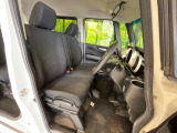 運転席シート廻りは使用感も少なく、良好な状態となっています。丁寧に使われていたことがよくわかりますね。