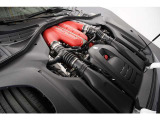 6.5L V型12気筒エンジン搭載。最 高出力830psを発生させ、高速走行以外にもサーキット走行でもレーシングスピリットを高めてくれます。