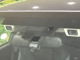 【アイサイトVer3】前方の車両等を検知し、衝突しそうな時は警報で注意を促し、ブレーキを踏む力をサポート。ブレーキを踏めなかった場合は衝突被害軽減ブレーキが作動、衝突回避をサポートします。