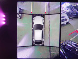 前後障害物センサーと連動している360ビューモニター。運転に不安がある方ほど確認してほしい装備です。