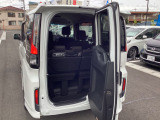 車両後方のスペースが少なくてもこのわくわくゲートが解決します。こちらから車内に乗り込むこともできます、