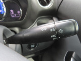 オートライトコントロールは車外の明るさををセンサーが感知し、スモールライトとヘッドライトのON/OFFを自動的にコントロール!!ライトの消し忘れ防止にもなります。