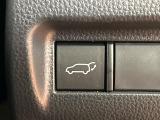 【パワーバックドア】スマートキーや運転席のボタンを押すだけでリアゲートが自動で開閉します!荷物を持っている時や、高い位置にあるバックドアを閉める際に便利な機能です♪