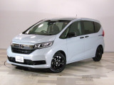 ホンダカーズ東京中央池上南店へようこそ。当社下取りのお墨付き車両。人気車両で充実装備の一台。おススメです。どうぞご覧くださいませ。