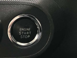 スマートエントリー&プッシュスタートはキーをバック等に携帯しているときにブレーキを踏んでスタートボタンを押すとエンジンが始動します。車内にキーを忘れた際にはロックが出来ませんので閉め忘れの心配もありま