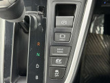 ★電動パーキングブレーキ★スイッチで作動・解除。「P」シフトで自動作動、「P」シフト以外にシフトで解除されるオート機能!