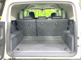 普段のお買い物や通勤、送迎等に十分な荷室スペースを確保しております。セカンドシートを倒すと、大きな荷物の積載も可能です♪