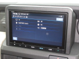 ナビゲーションは純正8インチメモリーナビ(VXM-245ZFEi)を装着しております。AM、FM、Bluetooth、フルセグTVがご使用いただけます。初めて訪れた場所でも安心ですね!
