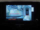 全周囲カメラで周囲を確認しながら安心して駐車することができます。