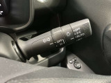 オートライトついてます。トンネルでいちいちスイッチ切り替えなくて良い感覚は使ってからしみじみ感じますよ。