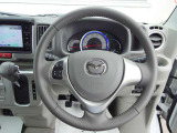 運転中に確認しやすい操作レイアウトです。