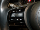 【ステアリングリモコン】ステアリングにオーディオ調節可能なスイッチが装備されていますので運転中でも視線をそらさずにオーディオの調節が可能です!