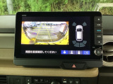バックも安心のバックカメラ付いています。バックカメラがあると、いつでも安全にバックできますね。死角も減ります。