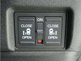 ◆両側電動スライドドア◆狭い駐車場でも乗り降りが楽々♪お子様が隣の車にドアを当ててしまう心配もございません!小さなお子様連れの方もこれで安心。