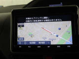純正ナビを装備。タッチパネル式で使いやすく、お出かけもラクラクです。
