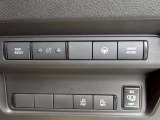 ハンズフリー両側オートスライドドアで手荷物いっぱいでも楽々開閉可能です