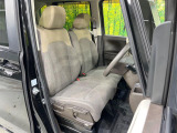運転席シート廻りは使用感も少なく、良好な状態となっています。前オーナー様が丁寧に使っていたことがよくわかりますね。