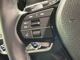 ステアリングにオーディオ操作スイッチが付いています。オーディオ画面に直接タッチしなくても操作が出来ますので、運転に集中できます。