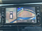 クルマを空から見たような映像が映る、アラウンドビューモニターで、車両周辺の安全確認も一目できます!小さなお子様や障害物も確認できるので、運転のしやすさだけではなく事故防止にも役立ちます♪