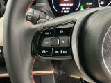 ステアリングにオーディオ操作スイッチが付いています。オーディオ画面に直接タッチしなくても操作が出来ますので、運転に集中できます。