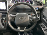 【純正革巻きステアリング】上質な革を使用することで、手にしっかり馴染みとても運転しやすいハンドルです♪