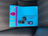 便利な エンジンスターター付き。乗り込む前からエアコンをONにできるため、真夏のムッとした暑さや冬の冷え込みを気にせず、いつでも快適ドライブをスタートできます。