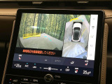 【パノラミックビューモニター】専用のカメラにより、上から見下ろしたような視点で360度クルマの周囲を確認することができます☆縦列駐車や幅寄せ時に活躍してくれます♪