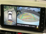 【パノラミックビューモニター】専用のカメラにより、上から見下ろしたような視点で360度クルマの周囲を確認することができます☆死角部分も確認しやすく、狭い場所での切り返しや駐車もスムーズに行えます。