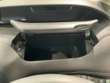 運転席前に充電用USBポートあります。