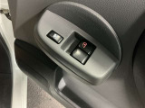 運転席オートが付いたパワ-ウインドスイッチです。