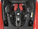 搭載されたV8ツインターボエンジンは670馬力(カタログ値)を発揮します。