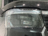 LEDヘッドライトは、点灯の瞬間から最大光量を発揮し、突然暗くなるトンネルなどでの安定感を高めます。