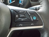 プロパイロットは、運転者が設定した車速を上限に先行車と車速に応じた車間距離を保ちながら、車線中央付近を走行するための運転操作を支援します。