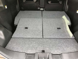 シートを倒すと大きな荷物や長い荷物などたくさん積めますよ☆
