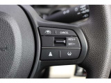 安全運転支援システムHonda SENSINGを搭載。アダプティブクルーズコントロール、車線維持など複数の先進技術で安心・快適なドライブをサポートします。