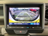 バックも安心のバックカメラ付いています。バックカメラがあると、いつでも安全にバックできますね。死角も減ります。