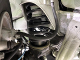 お車を安心してお乗りいただく為には、足回りの定期点検が欠かせません。サービスサポート(有償保証)では無料点検もご提供しており、安心のカーライフをお過ごしいただけるサポート体制が整っています。