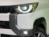 【LEDヘッドライト】悪天候や夜間走行時も良好な視界を確保し安心して運転できる高輝度LEDヘッドライトを装備!点灯速度が早く、消費電力も抑えられています。