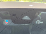 【i-ACTIVESENSE】走行中に前方の車両等を認識し、衝突しそうな時は警報とブレーキで衝突回避と被害軽減をアシスト。より安全にドライブをお楽しみいただけます。