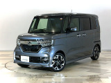 運転席側フロント回りに修復歴有りですが走行には問題ありません。詳細は当店スタッフまでお気軽にお問合せ下さい。AppleCarPlay対応ナビや両側電動ドア等快適装備も充実なお買い得車です!