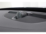 Bowers & Wilkins プレミアムオーディオシステム。可能な限り最大限リアルで臨場感溢れるサウンドを実現するために生み出され、車内のどこに座っていても、驚くほどにクリアでリアルな音楽を楽しむことができます