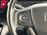 ★オーディオコントロールスイッチ★ステアリングにはオーディオコントロールスイッチが付いていますので、目線を正面から外すことが無く、また、ステアリングから手を離さずにオーディオ操作ができます