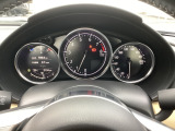 視認性とドライビングに必要な情報を集約することで、運転に集中する事ができます