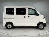 「こんな車屋さんがあるんだ!」、「おもしろい!」と感じていただけましたら、私どもも大変うれしく思います。ご来店のご感想、お待ちしております。