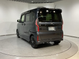 ご納車までの期間ですが、県内のお客様は1、2週間、県外のお客様は2、3週間ほどでご納車が可能となります。但し、書類の状況によっては多少の前後もありますので、その際には何卒ご了承下さい。