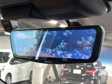【デジタルルームミラー】後席の大きな荷物や同乗者で後方が確認しづらい時でも安心!カメラが撮影した車両後方の映像をルームミラー内に表示。クリアな視界で状況の確認が可能です!