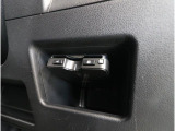 ETCを搭載しているため、高速道路の料金所で停車することなくスムーズに通過できます。支払いの手間が省け、移動中のストレスを軽減して快適なドライブをサポートします。